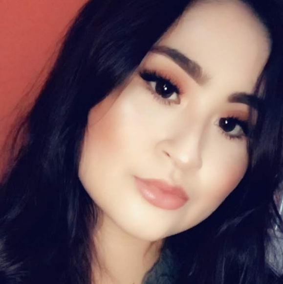 Profile Picture of Lorena Castillo (@nenacastillo) on Poshmark