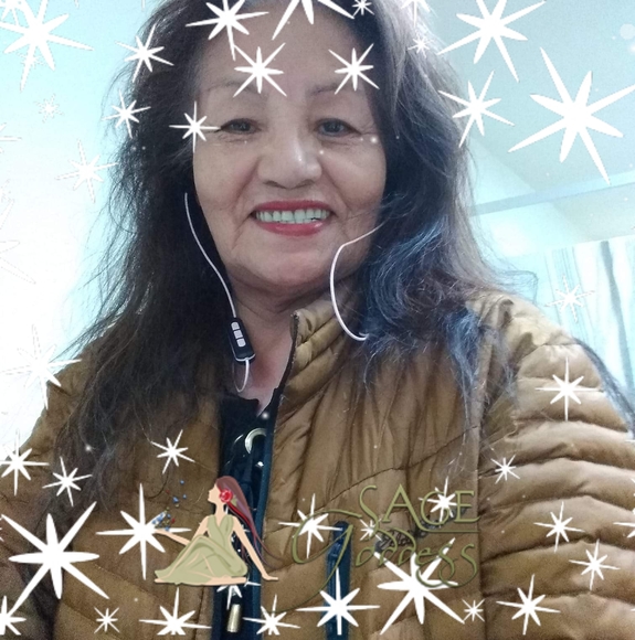 Profile Picture of Elnora Highelk (@emay_47) on Poshmark