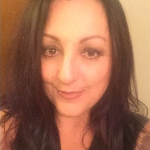 Profile Picture of Julissa Lelek (@julissa131) on Poshmark
