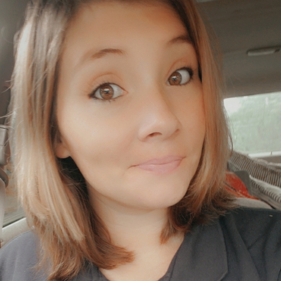 Profile Picture of Barbara Reid (@barbarareid922) on Poshmark