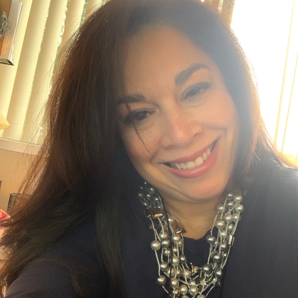 Profile Picture of Annabelle Stefanski (@atstefanski) on Poshmark
