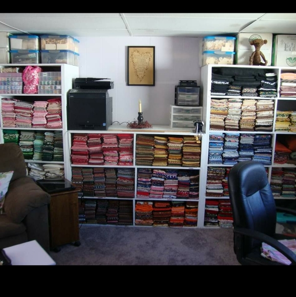 Profile Picture of Fabric Peddler (@fabricpeddler) on Poshmark