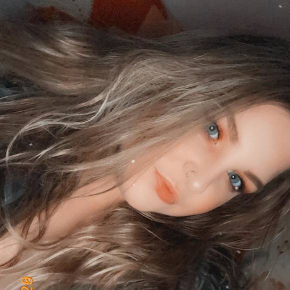 Kaylee Siwicki - Poshmark Profile Picture of Kaylee Siwicki (@mishaltoe) on Poshmark