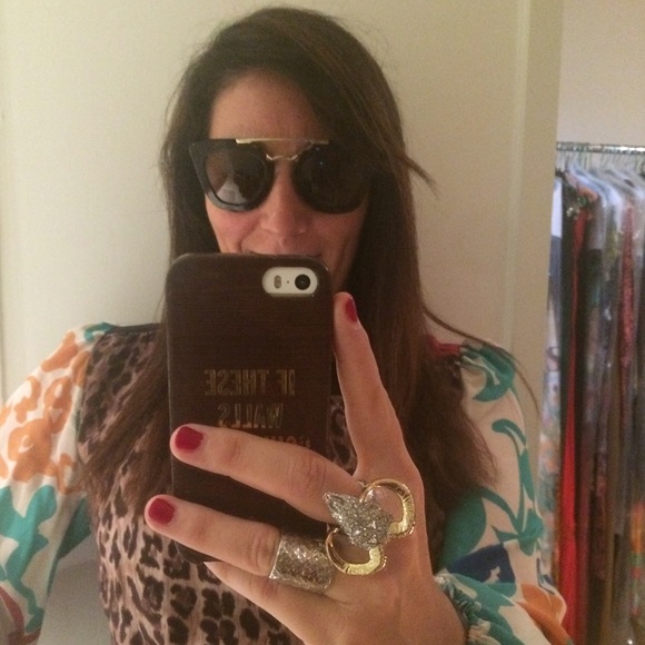 Profile Picture of Ronet Vanatta (@ronetv) on Poshmark