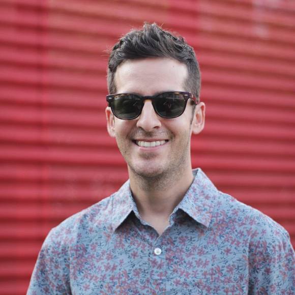 Profile Picture of Joe Ferro (@lessthanjoe) on Poshmark