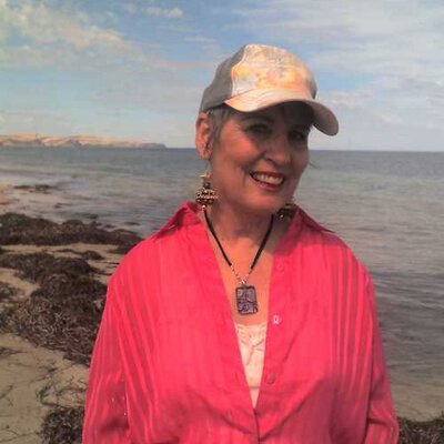 Profile Picture of Renee Finn (@breen2) on Twitter