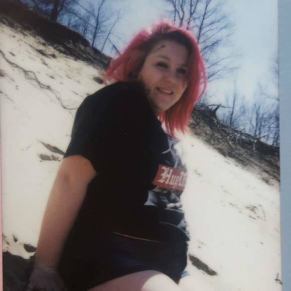 Taylor Wonsey - Poshmark Profile Picture of Taylor Wonsey (@daddysgirl1219) on Poshmark