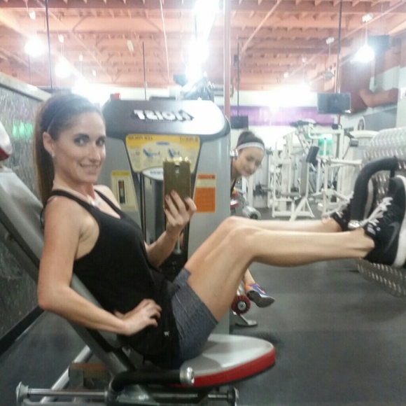 Profile Picture of Kimberly Hayman (@khayman99) on Poshmark