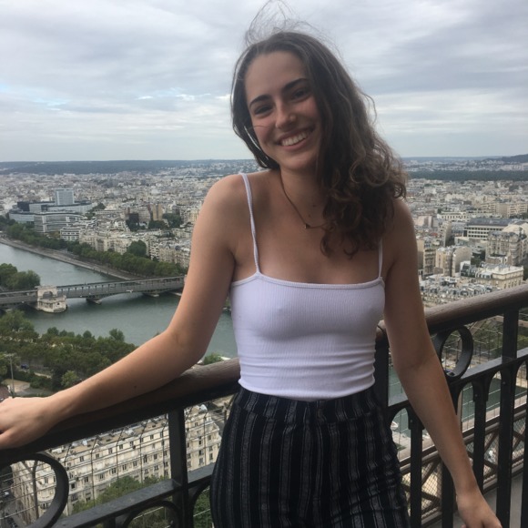 Profile Picture of Ella Greven (@ellagrev) on Poshmark