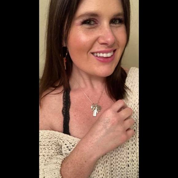 Profile Picture of Raquel Hardy (@raquelhardy) on Poshmark