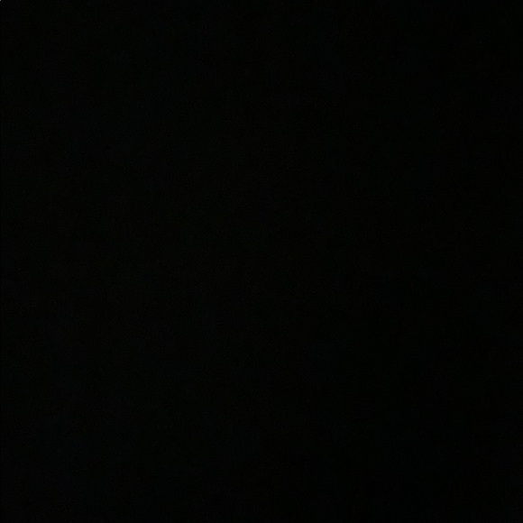 Profile Picture of Amanda Belloff (@arsellstuff) on Poshmark