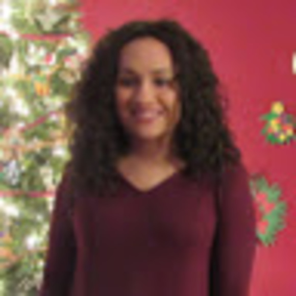 Profile Picture of Michaela Taylor (@michaelatayl400) on Poshmark