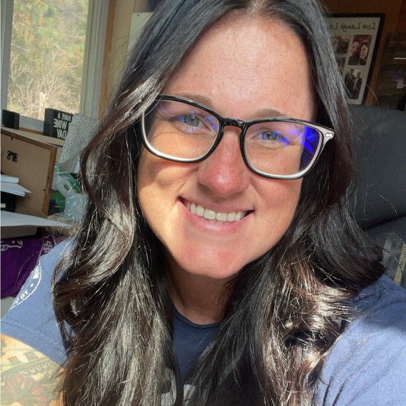 Kaile Rothmeyer - Poshmark Profile Picture of Kaile Rothmeyer (@krohde09) on Poshmark