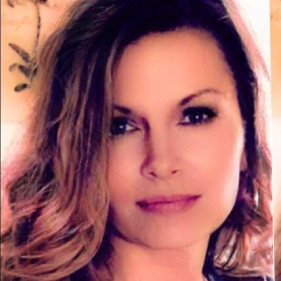 Profile Picture of Paula Spiker (@paulaspiker) on Poshmark