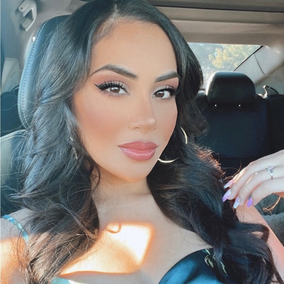 Profile Picture of Jennifer Gamboa (@missjen209) on Poshmark