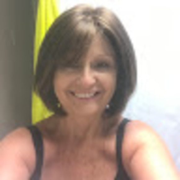 Profile Picture of Joyce Schriefer (@joyceschrief346) on Poshmark