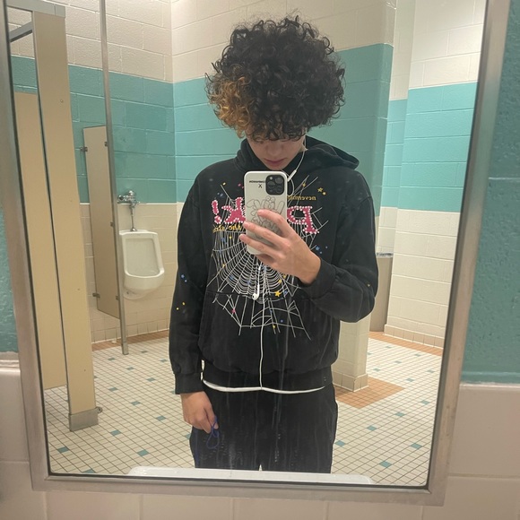 Profile Picture of Adam Rodger (@adamnext) on Poshmark