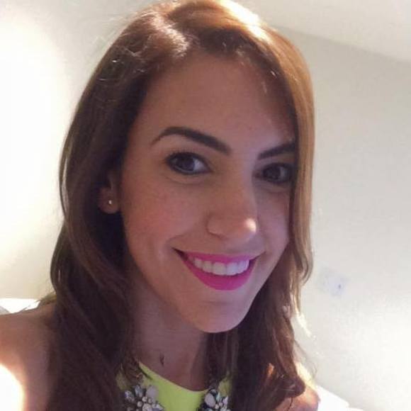 Profile Picture of Mariangela Mitrano (@mariangelamm) on Poshmark