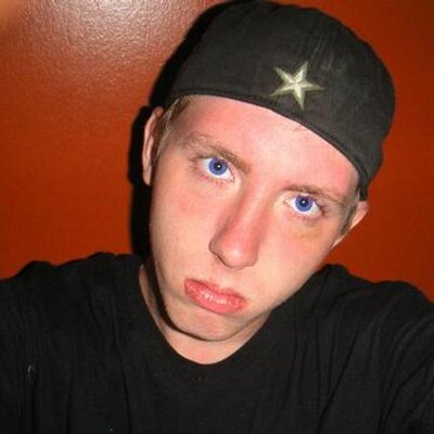 Profile Picture of Josh Polly (@ThePollinator) on Twitter