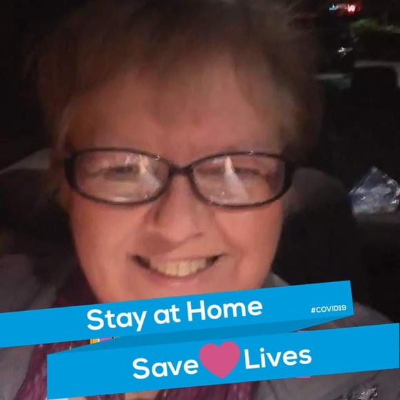 Karen Dierksen - Poshmark Profile Picture of Karen Dierksen (@karendierksen) on Poshmark