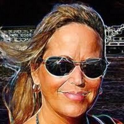 Profile Picture of Carolyn Marquez (@ecarolyntsd) on Twitter