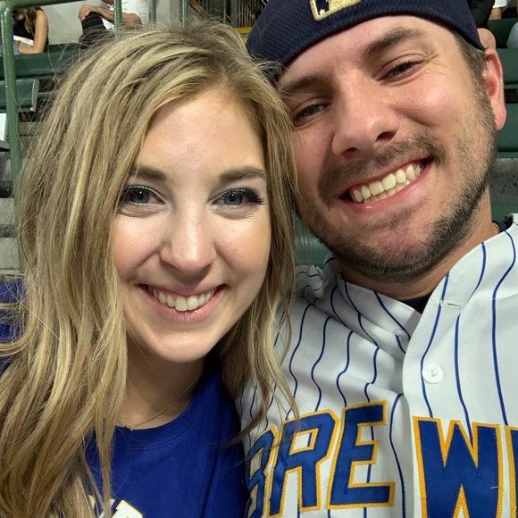 Profile Picture of Erika Teubert (@teubertel21) on Poshmark