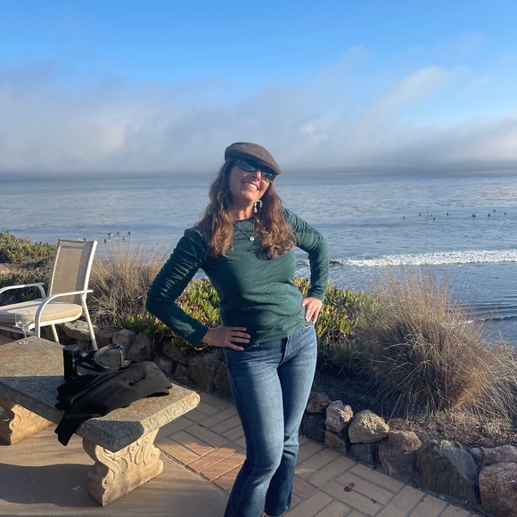 Profile Picture of Lisa Kellert (@califashionbug) on Poshmark