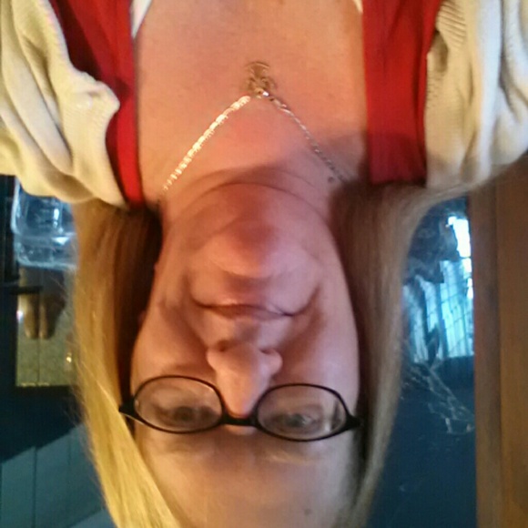 Profile Picture of Cindy Vanness (@msscindylou) on Poshmark