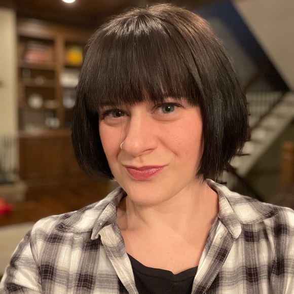 Profile Picture of Natasha Uffner (@tashuff) on Poshmark