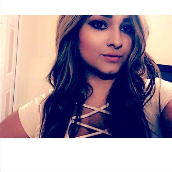 Profile Picture of Janet Mota (@jmo78) on Poshmark