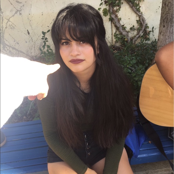 Alexis Meraz - Poshmark Profile Picture of Alexis Meraz (@alexis_meraz) on Poshmark