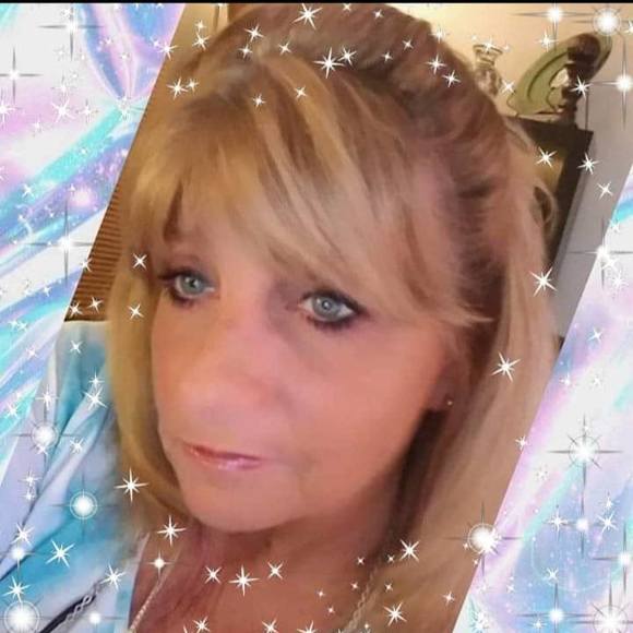 Profile Picture of Diane Gafford (@diane_gafford) on Poshmark