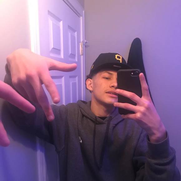 Profile Picture of Mauro Muñoz jr. (@mmunoz032606) on Poshmark