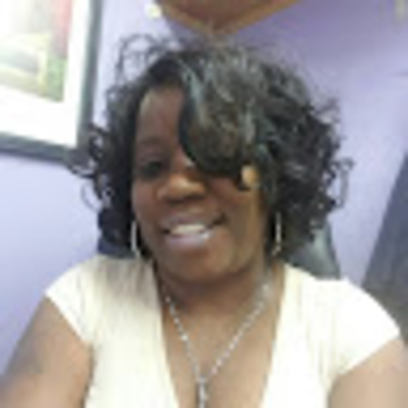 Jacquiecuts Tranformation - Poshmark Profile Picture of Jacquiecuts Tranformation (@jacquiecuts) on Poshmark