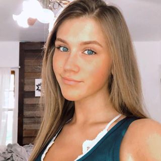 Profile Picture of Dani Allen (@daniinpanama) on Facebook