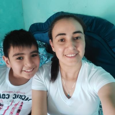 Profile Picture of Carmen Esquivel (@CarmencitaEsqui) on Twitter