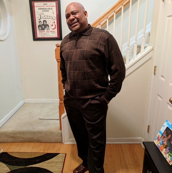 Profile Picture of Barry Lewis (@barrylewis) on Poshmark