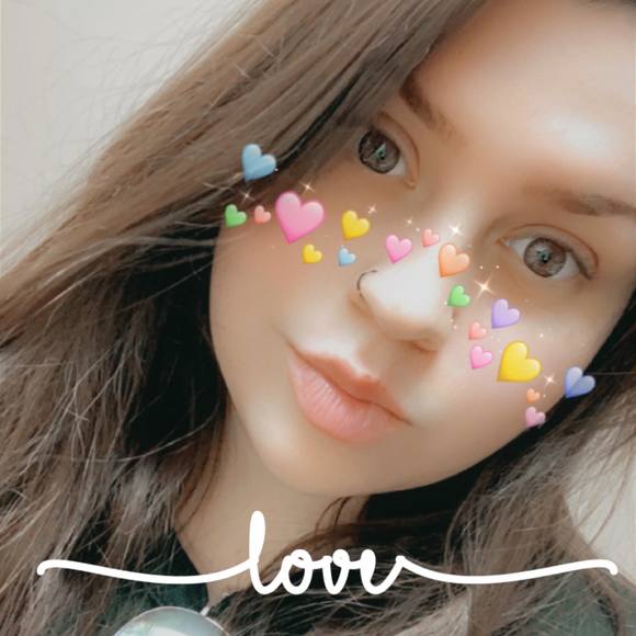 Profile Picture of Halley Ray (@halleyray51) on Poshmark