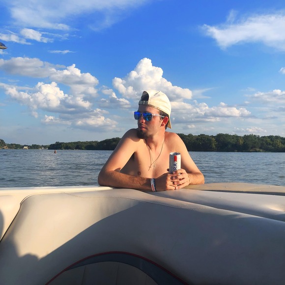 Profile Picture of Heath Derington (@heath1422222) on Poshmark