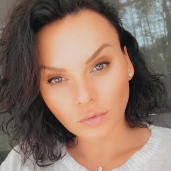 Profile Picture of Alisa Gusarova (@gusarova85) on Poshmark