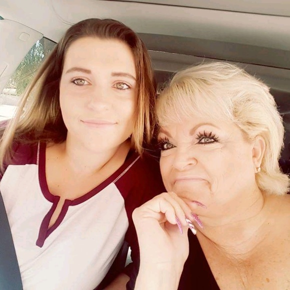 Profile Picture of Paula Ramos (@pjustbelievenus) on Poshmark