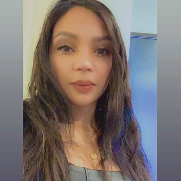 Profile Picture of Sarah Teekasingh (@steekasingh15) on Poshmark