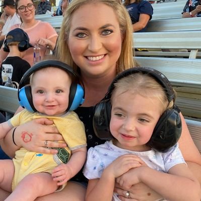 Profile Picture of Amanda Winter (@Manda24b) on Twitter