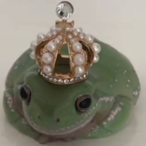 Profile Picture of Elliott Bulloch (@elliottbulloch) on Poshmark