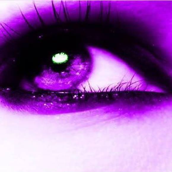 Profile Picture of Laura Thilmony (@gtnlucky) on Poshmark