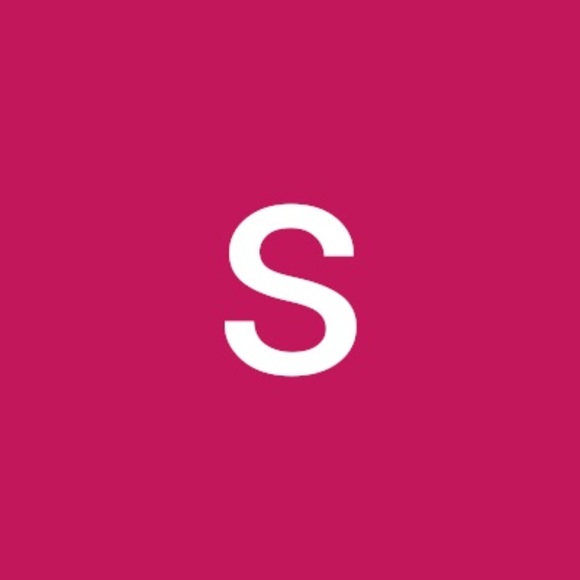 Profile Picture of Shena Stenson (@shenarenee716) on Poshmark