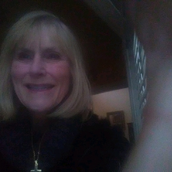 Profile Picture of Nancy Mcconkey (@nancymcconkey) on Poshmark