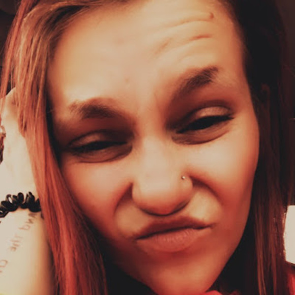 Profile Picture of Dena Roberts (@robertsdena76) on Poshmark