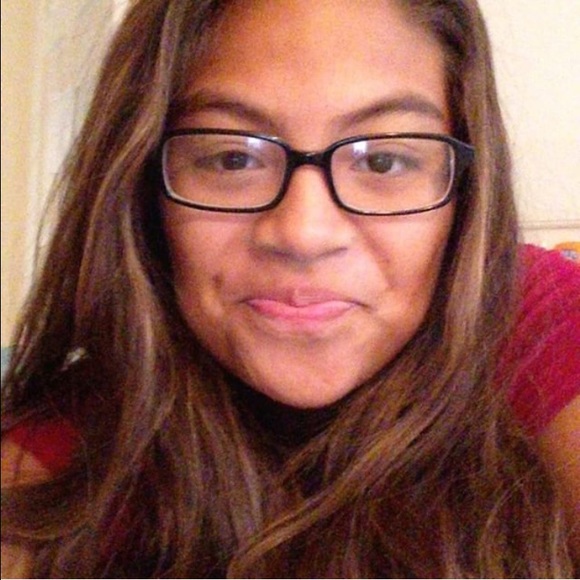 Profile Picture of Kadyn Honeyager (@kadynh04) on Poshmark
