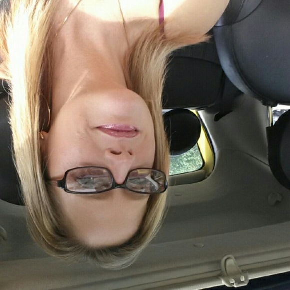 Profile Picture of Tammy Leneave (@tleneave) on Poshmark